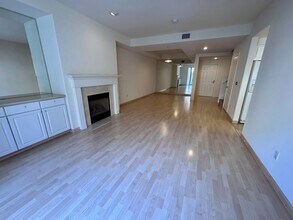 Building Photo - 144 S. 3rd Street #165