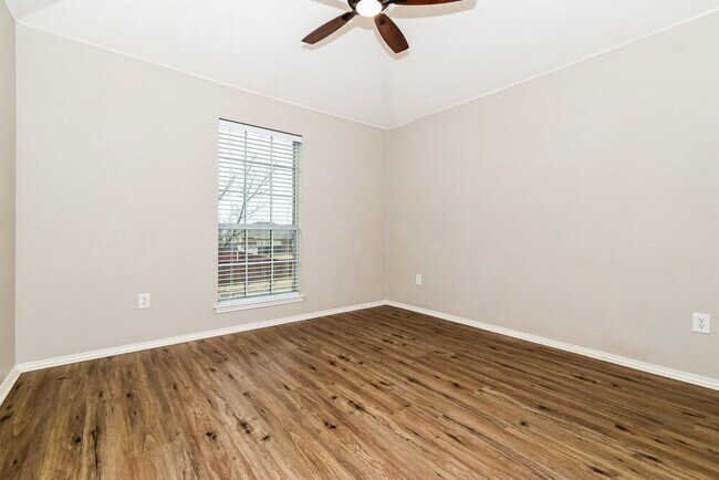 Building Photo - 908 Matthew Ln