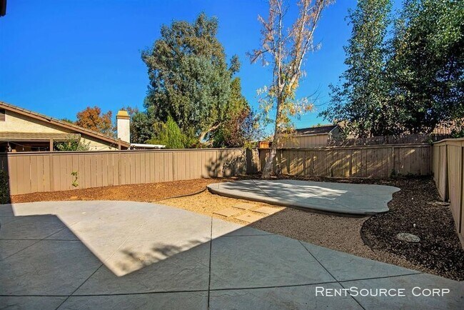 Building Photo - 3 Bedroom Sunrise Home for Lease in Valencia