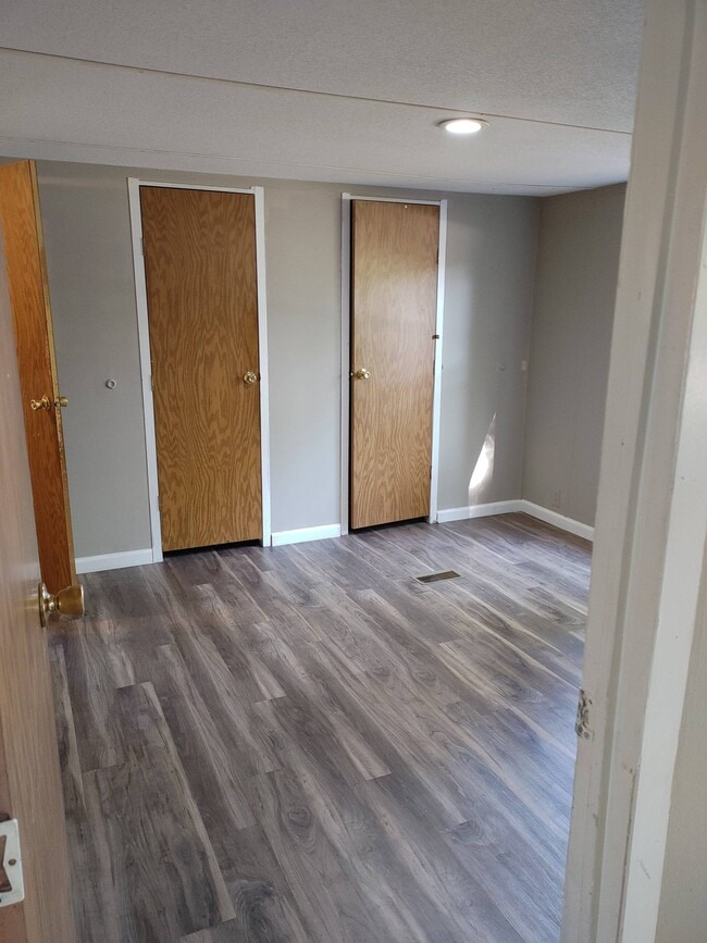 Building Photo - 30 Cambridge Dr