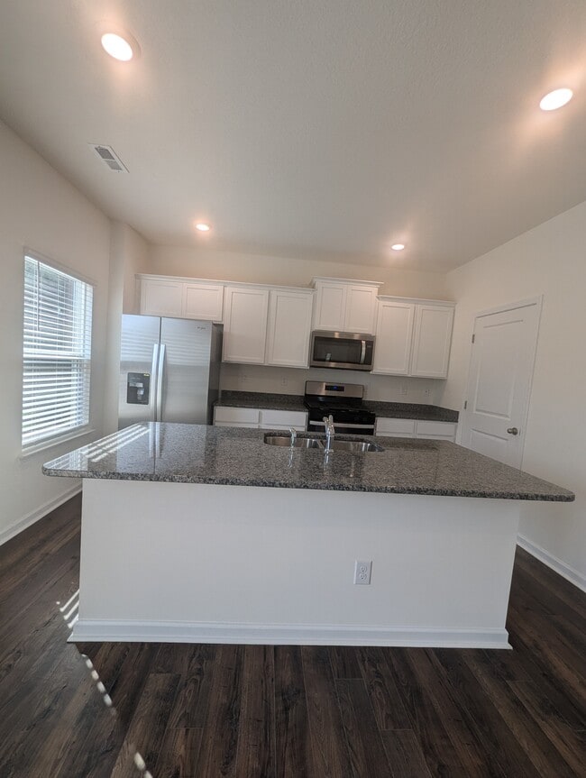 Building Photo - 7201 Jumping Jack Ln