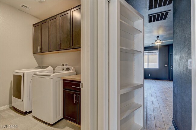 Building Photo - 6390 Montrose Park Ct