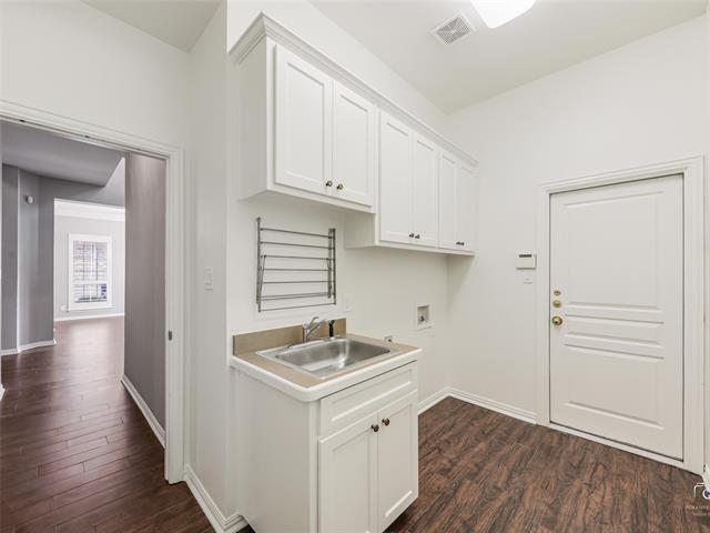 Building Photo - 5619 Travis Dr