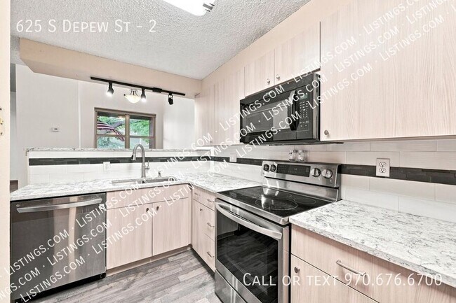Building Photo - 625 S Depew St