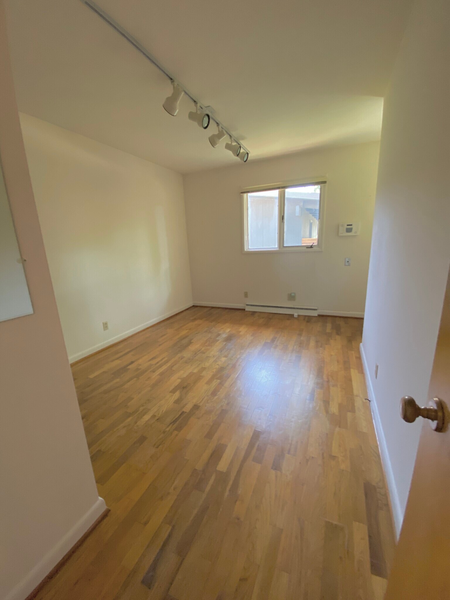Building Photo - 1446 Norman Park Dr