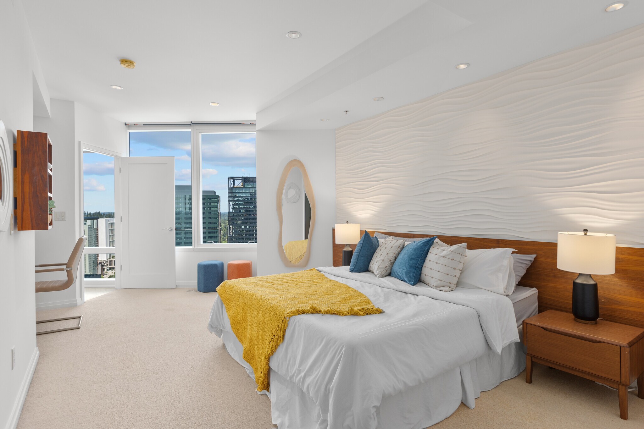 Building Photo - 10700 NE 4th St