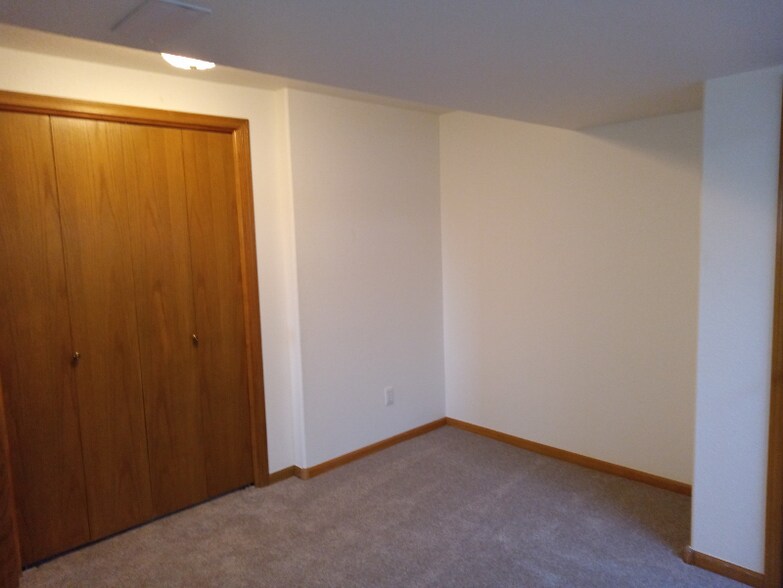 Building Photo - 1648 Northbrook Dr
