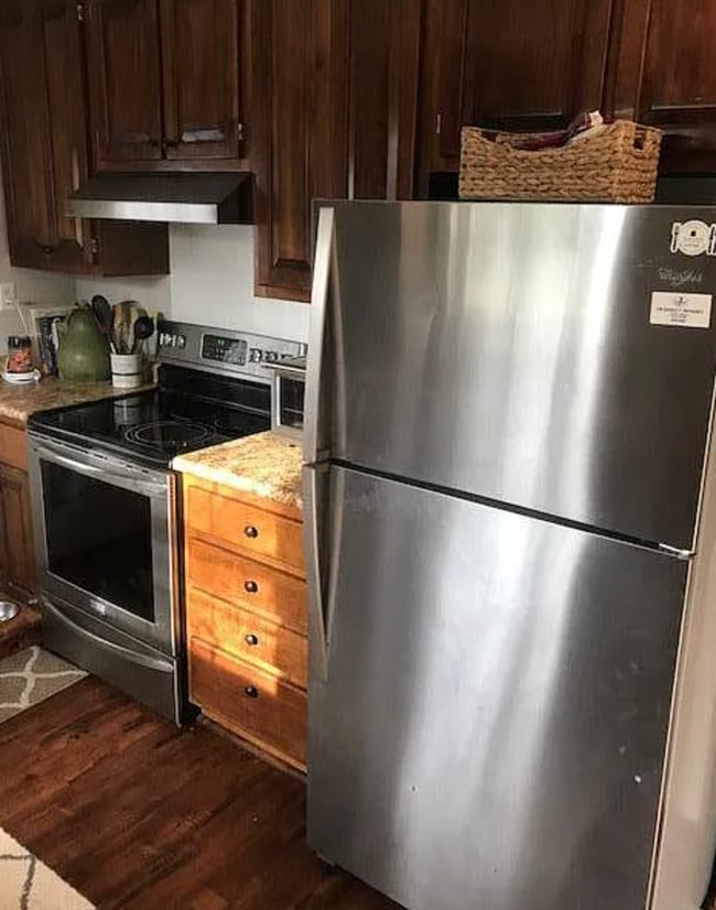 Building Photo - 1080 Maple Cir