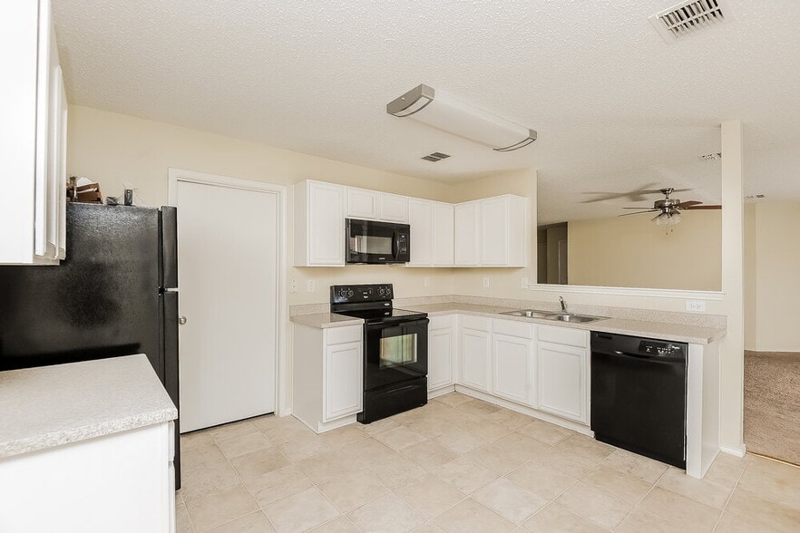 Building Photo - 508 Nuffield Ln