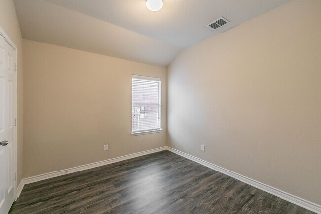 Building Photo - Single story 4 bedroom in Marine Creek Ranch