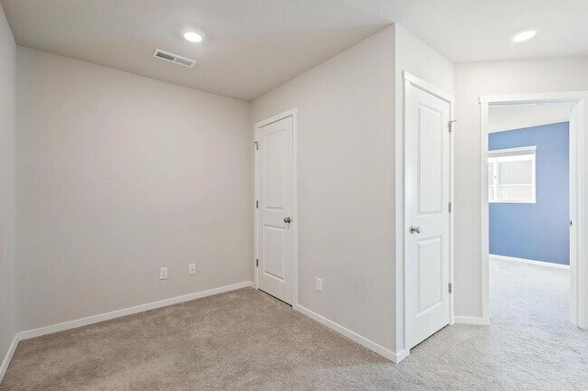 Building Photo - 1226 NW Upas Pl