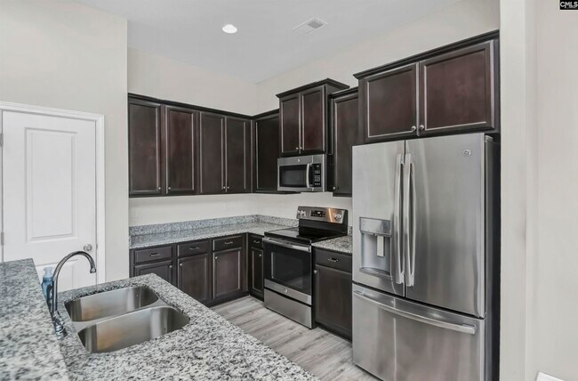 Building Photo - 356 Finch Ln