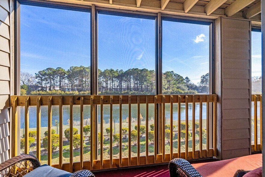 Building Photo - 2535 Great Scott Dr