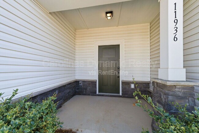 Building Photo - 11936 Basking Dr