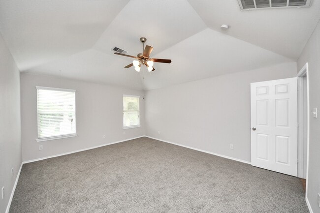 Building Photo - 21823 Wildcroft Dr