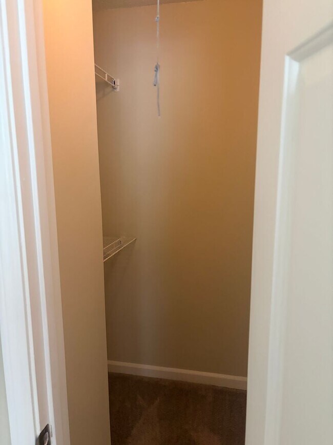Building Photo - Stepless Townhome