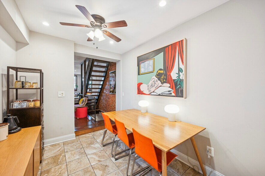 Building Photo - 2034 E Huntingdon St