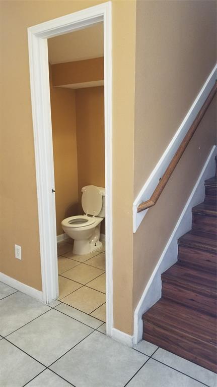 Building Photo - 6930 Paris St