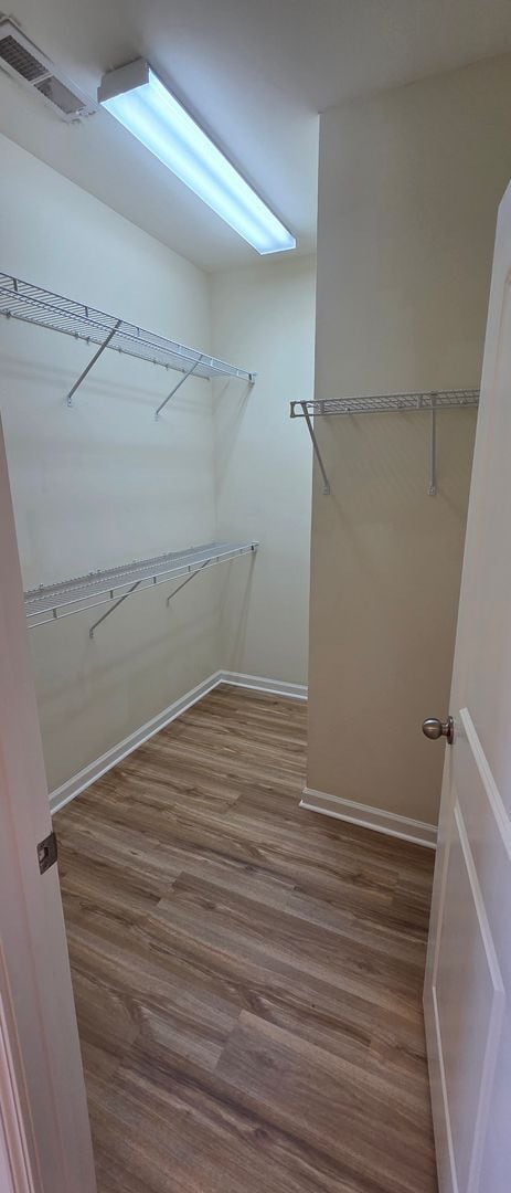 Building Photo - Great condo near Hanes Mall area, Clemmons and I40