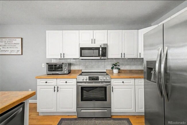 Building Photo - Thornton Townhome for rent.