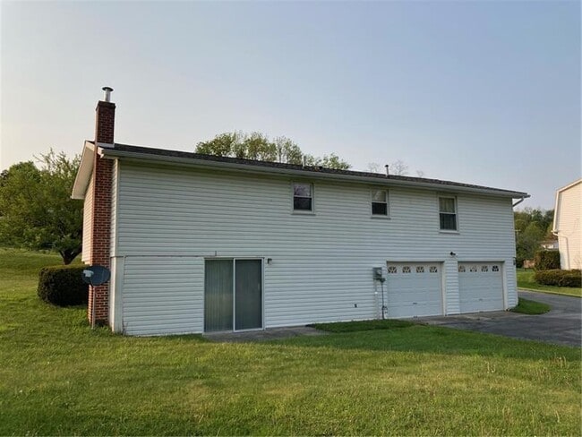 Building Photo - 325 Owen Dr
