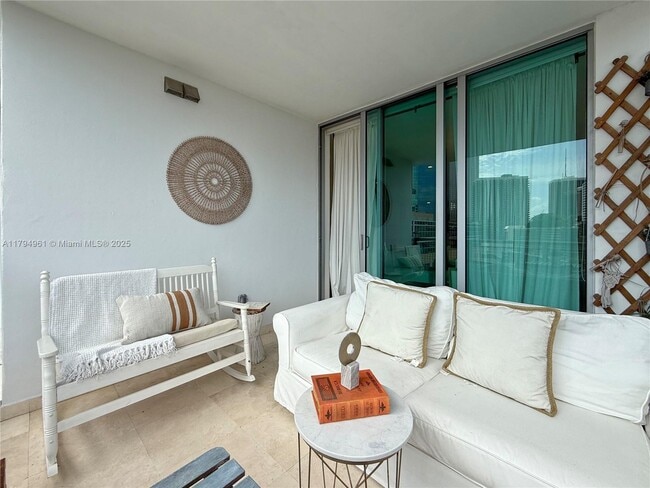 Building Photo - 350 S Miami Ave