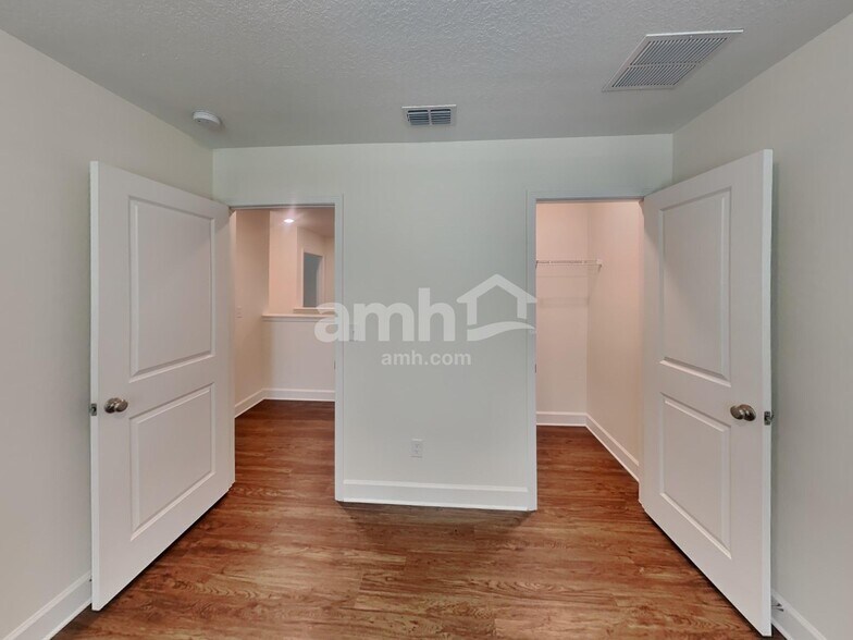 Building Photo - 8571 Highfield Ave