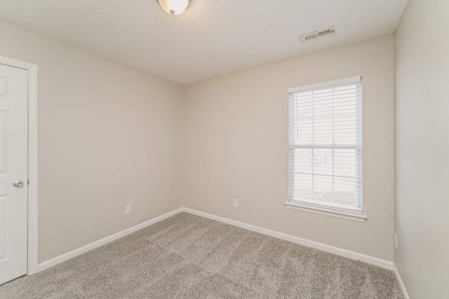 Building Photo - 6032 Patricia Ryan Dr