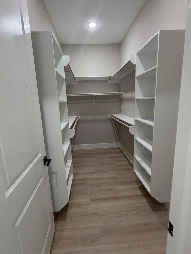 Building Photo - 2607 Piemonte Ave