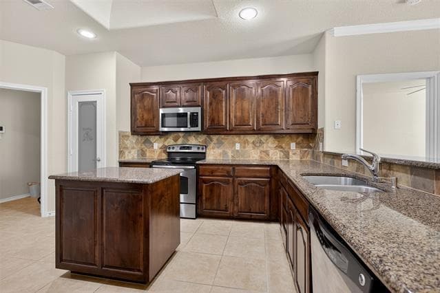 Building Photo - 4536 Fern Valley Dr