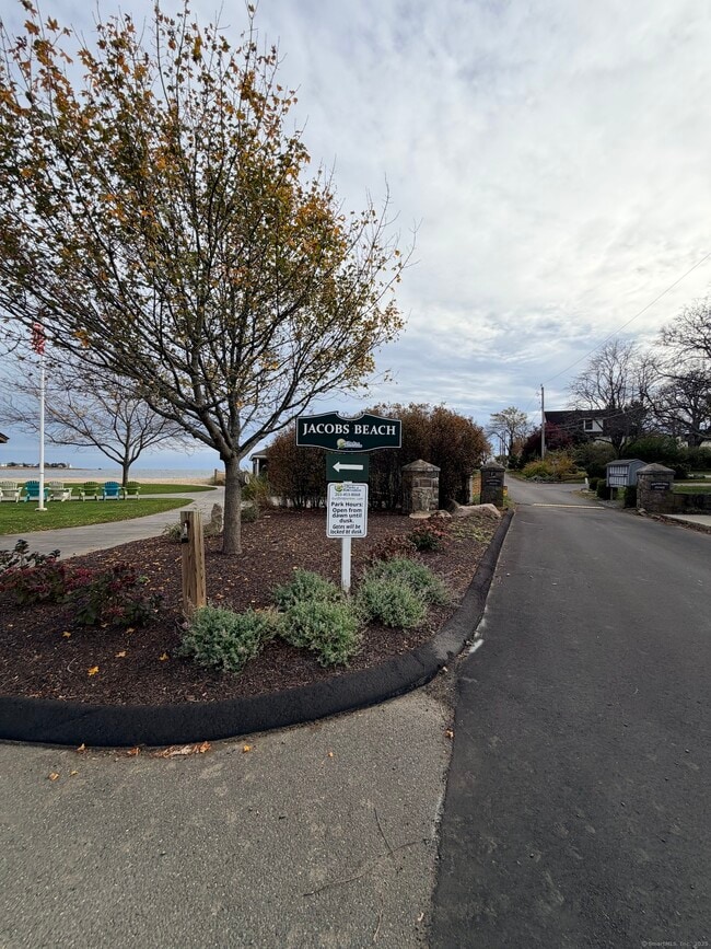 Building Photo - 113 Seaside Ave