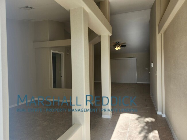 Building Photo - Single Family Home in Cape Coral - 4 Bedro...