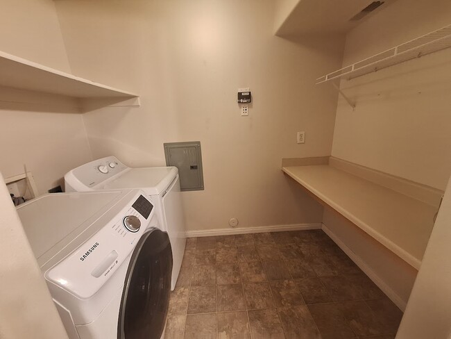 Washer and dryer in unit, ectra room off bathroom - 3314 E South Ridge Rd