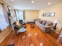 Building Photo - 2069 Horne St