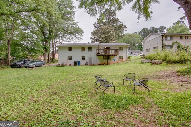 Building Photo - 2674 W Rugby Ave