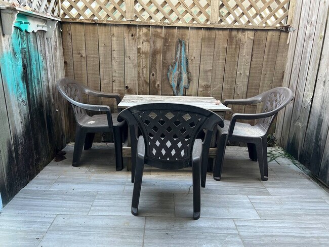 Building Photo - 14898 Granada Dr