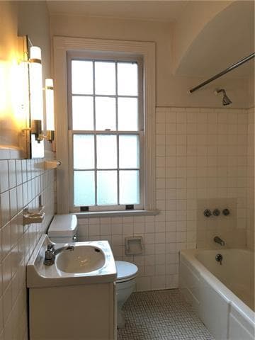 Building Photo - 1586 Jefferson Ave