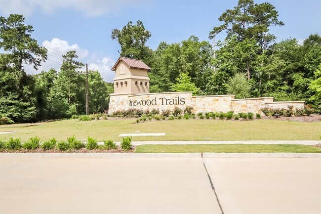 Building Photo - 10470 Sweetwater Creek Dr