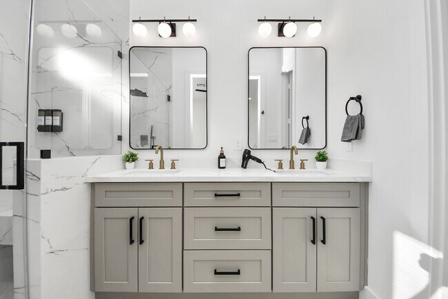 Building Photo - 3909 Maggie St