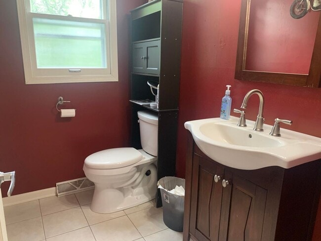 Building Photo - 138-140 Huntington Rd