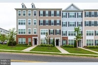 Building Photo - 3009 Chesapeake Dr