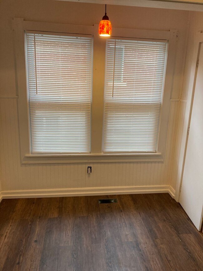 Building Photo - PRE-LEASING