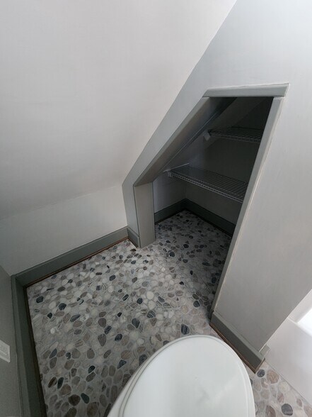 Bathroom Storage - 1815 N Goodman St