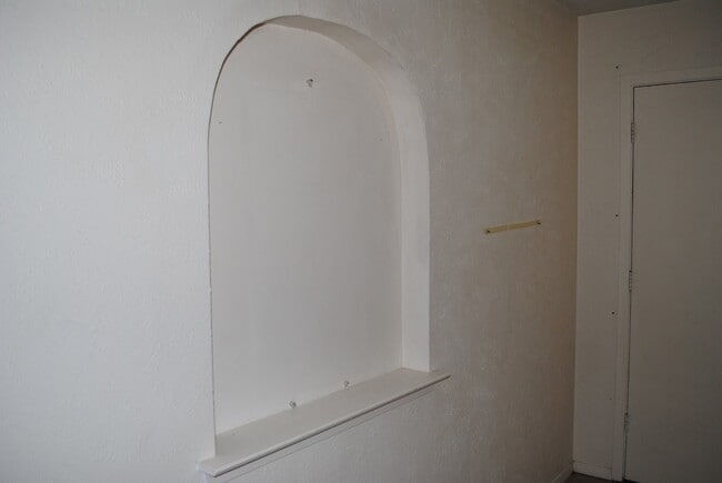 Building Photo - 2321 Suffolk Ln