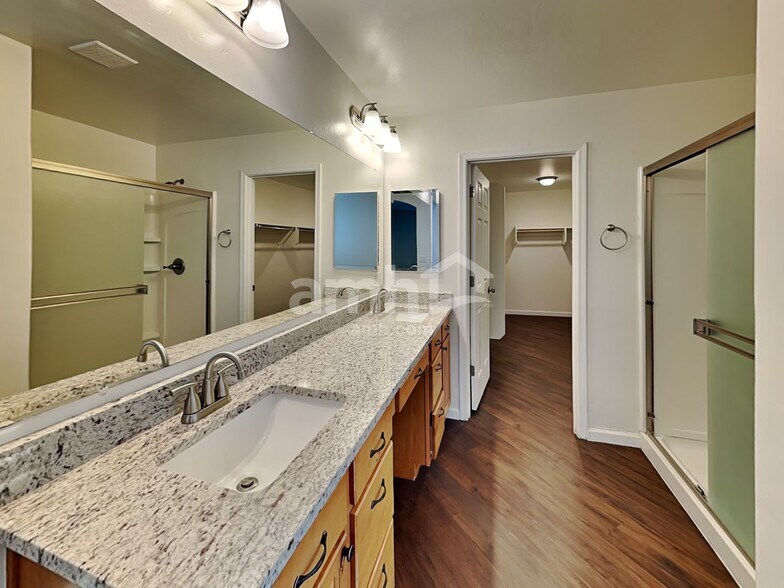 Building Photo - 119 S Beyerville Pl