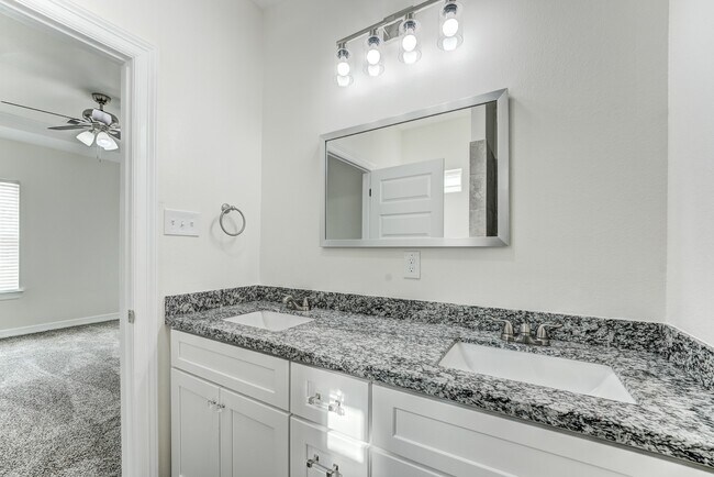 Building Photo - 410 N 4th St