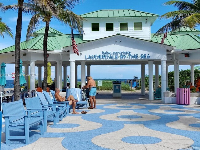 Building Photo - 4117 Bougainvilla Dr