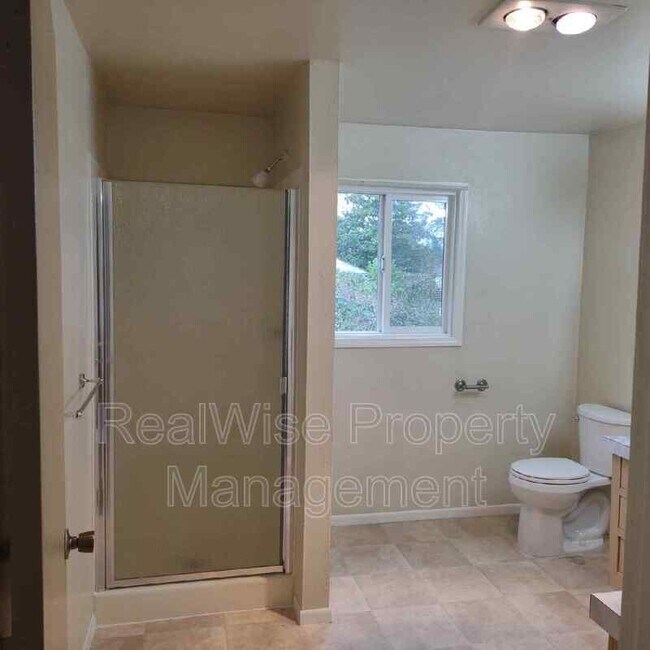 Building Photo - 375 W Birch Ct