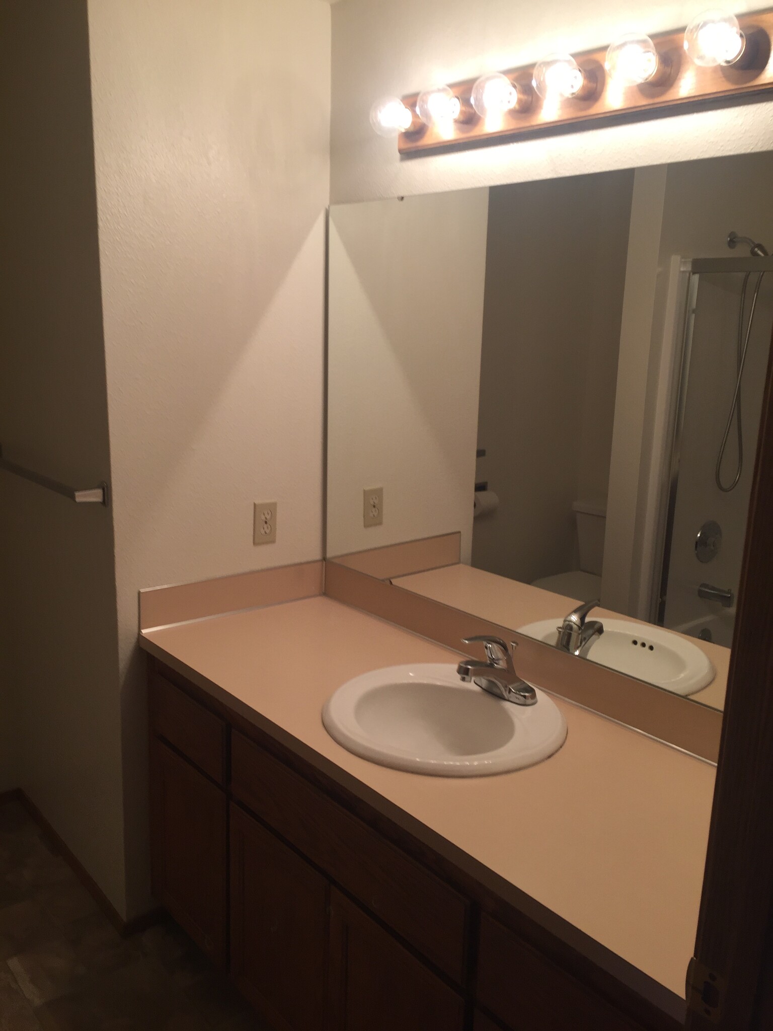 Building Photo - 4099 Scenic Dr