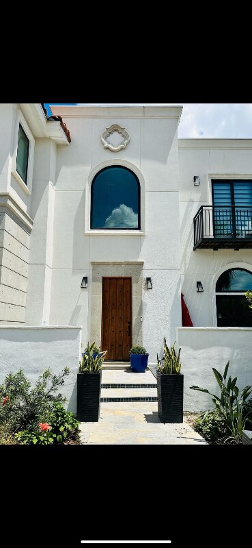 Building Photo - 913 Lucia Dr